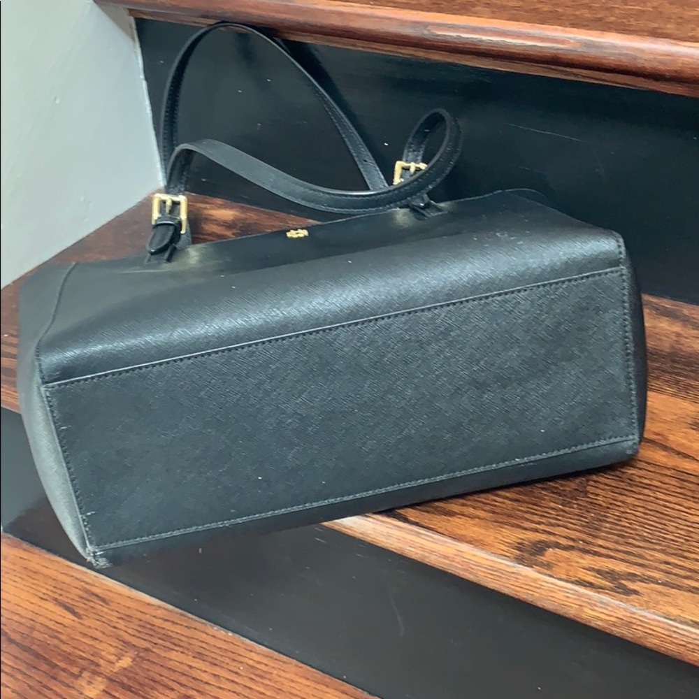 NWOT! Tory Burch saffiano leather tote - Picture 5 of 8